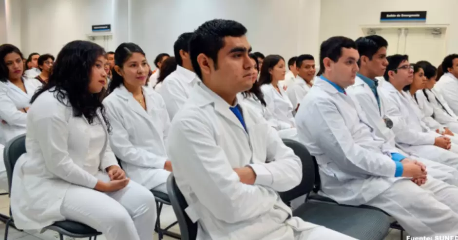 Médicos serumistas denuncian que decreto que delega la evaluación al Minsa fue presentado sin consulta